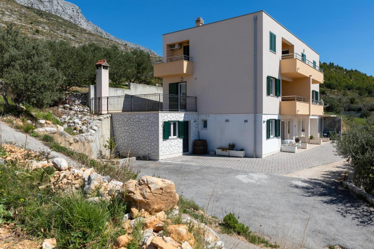 Apartments With A Parking Space Dugi Rat, Omis - 19516 Eksteriør billede