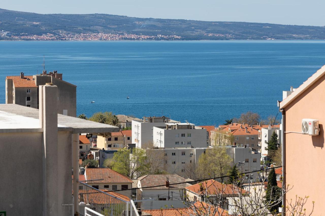 Apartments With A Parking Space Dugi Rat, Omis - 19516 Eksteriør billede